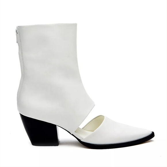 Matisse Caroline Cutout Booties from Anthropologie size 6.5 - Picture 2 of 8